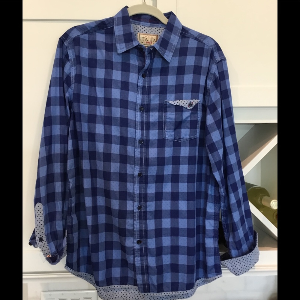 Men’s Italia Shirt. Size (M).